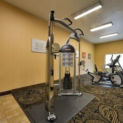 Отель Comfort Suites Bay City фитнесс-зал фото 2