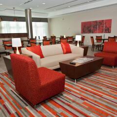 Отель Holiday Inn Express & Suites Columbus-Easton интерьер отеля