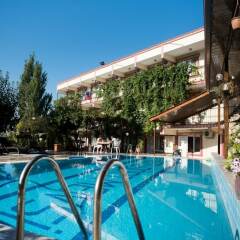 Dort Mevsim Hotel Турция, Памуккале - 1 отзыв об отеле, цены и фото номеров - забронировать отель Dort Mevsim Hotel онлайн бассейн фото 4