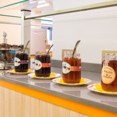 Отель Pythagorion Hotel Греция, Афины - 1 отзыв об отеле, цены и фото номеров - забронировать отель Pythagorion Hotel онлайн гостиничный бар