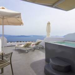 Отель Santorini Secret Suites & Spa пляж