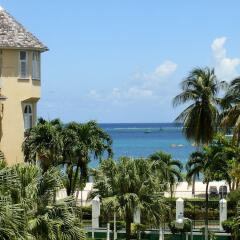 Отель Sandcastles Beach Resort пляж