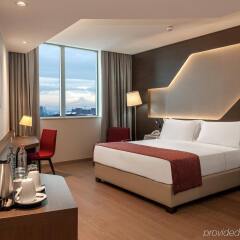 DoubleTree by Hilton Hotel Yerevan City Centre комната для гостей фото 3