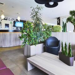 Hotel Kyriad Lyon Est - Saint Bonnet de Mure интерьер отеля