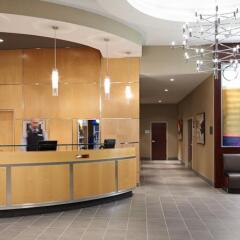 Отель Courtyard by Marriott Montreal Airport Канада, Монреаль - отзывы, цены и фото номеров - забронировать отель Courtyard by Marriott Montreal Airport онлайн интерьер отеля фото 2