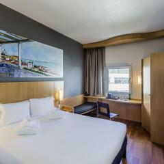 Отель Ibis Lisboa Parque das Nações Португалия, Лиссабон - отзывы, цены и фото номеров - забронировать отель Ibis Lisboa Parque das Nações онлайн комната для гостей фото 5