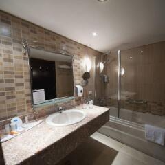 AMC Royal Hotel & Spa - All Inclusive ванная фото 2