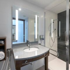 Отель Hampton by Hilton Poznan Old Town Польша, Познань - 2 отзыва об отеле, цены и фото номеров - забронировать отель Hampton by Hilton Poznan Old Town онлайн ванная