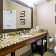 Quality Suites in London, United States of America from 117$, photos, reviews - zenhotels.com bathroom