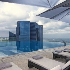 Отель The Westin Singapore бассейн