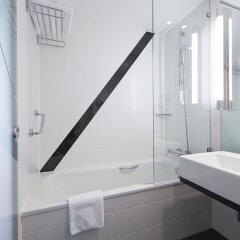 Отель Holiday Inn Bern Westside ванная фото 2