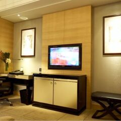 Отель Wyndham Grand Plaza Royale Oriental Shanghai Китай, Шанхай - отзывы, цены и фото номеров - забронировать отель Wyndham Grand Plaza Royale Oriental Shanghai онлайн удобства в номере фото 2