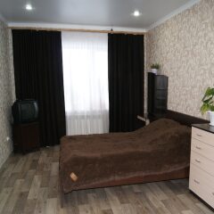 Гостиница Comfort Apartments on Zapolnaya 60 apt 178 в Курске отзывы, цены и фото номеров - забронировать гостиницу Comfort Apartments on Zapolnaya 60 apt 178 онлайн Курск комната для гостей фото 2