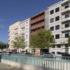 Апартаменты Apartment With 4 Bedrooms in Lisboa, With Wonderful City View, Furnish бассейн