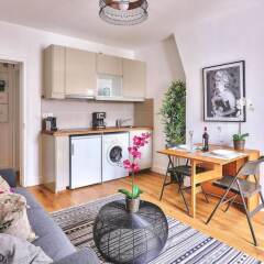 Апартаменты Family Apartment "buttes Chaumont" Париж комната для гостей