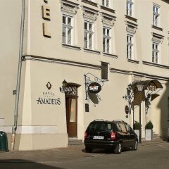 Amadeus Hotel парковка
