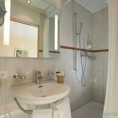 Отель Engimatt City & Garden Hotel Швейцария, Цюрих - 2 отзыва об отеле, цены и фото номеров - забронировать отель Engimatt City & Garden Hotel онлайн ванная