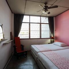 Отель Phuket 43 Guesthouse Таиланд, Пхукет - 9 отзывов об отеле, цены и фото номеров - забронировать отель Phuket 43 Guesthouse онлайн комната для гостей