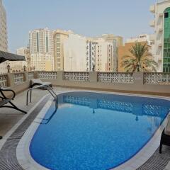 Отель Baiti Hotel Apartments ОАЭ, Шарджа - отзывы, цены и фото номеров - забронировать отель Baiti Hotel Apartments онлайн бассейн