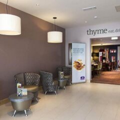 Отель Premier Inn London Stansted Airport интерьер отеля