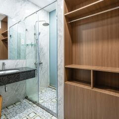 Отель Emerald Central сауна