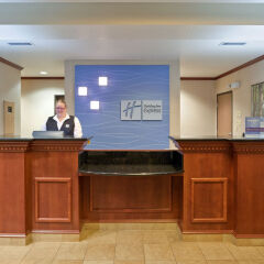 Отель Holiday Inn Express & Suites Ashland интерьер отеля