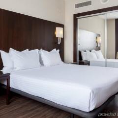 Отель AC Hotel Ciudad de Sevilla by Marriott Испания, Севилья - отзывы, цены и фото номеров - забронировать отель AC Hotel Ciudad de Sevilla by Marriott онлайн комната для гостей фото 3