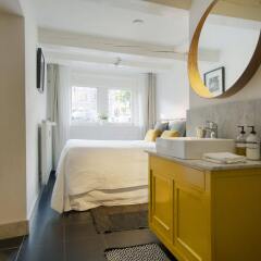 Отель CoHo Suites Нидерланды, Амстердам - 1 отзыв об отеле, цены и фото номеров - забронировать отель CoHo Suites онлайн ванная
