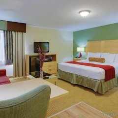 La Quinta Inn & Suites by Wyndham Roanoke Salem in Salem, United States of America from 124$, photos, reviews - zenhotels.com guestroom photo 4