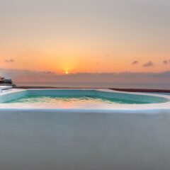 Отель Tramonto Secret Villas Греция, Остров Санторини - отзывы, цены и фото номеров - забронировать отель Tramonto Secret Villas онлайн пляж