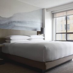 Отель Calgary Marriott Downtown Hotel Канада, Калгари - отзывы, цены и фото номеров - забронировать отель Calgary Marriott Downtown Hotel онлайн комната для гостей фото 4