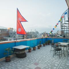 Отель Famous House Kathmandu Непал, Катманду - отзывы, цены и фото номеров - забронировать отель Famous House Kathmandu онлайн бассейн