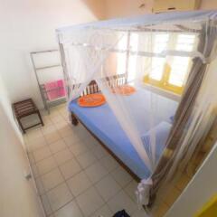 Отель Surfing Beach Guest House Хиккадува удобства в номере фото 2