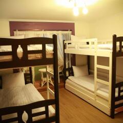 Moon Hostel сейф в номере