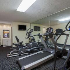 Отель Days Inn Newark Delaware фитнесс-зал