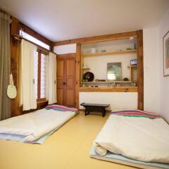 Отель Dahmsojung Hanok Guesthouse Южная Корея, Сеул - отзывы, цены и фото номеров - забронировать отель Dahmsojung Hanok Guesthouse онлайн комната для гостей фото 2