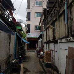 Отель S.E.T Thanmongkol Residence фото 4