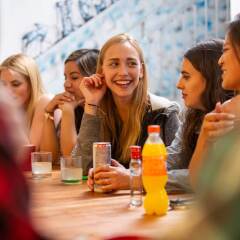 Hostel One Ramblas Барселона бассейн