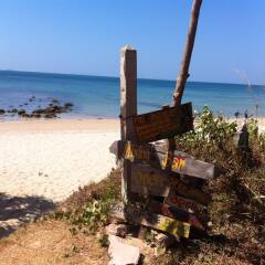Отель Lazy Days Bungalows Ланта пляж