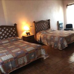Hotel Puesta del Sol сейф в номере