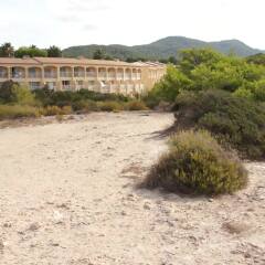 Отель Playasol Cala Tarida Сан-Лоренс де Балафия пляж