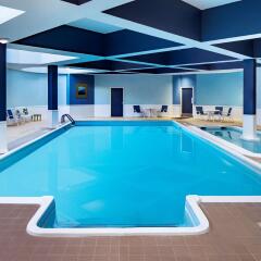 Отель Crowne Plaza Nashua бассейн