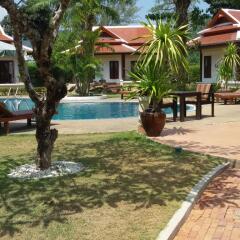 Отель The Pe La Resort, Phuket фото 8