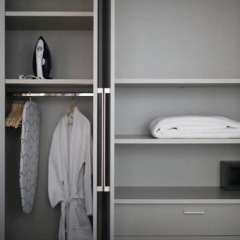 Апартаменты LeGeo-Luxurious Athenian Apartment сейф в номере