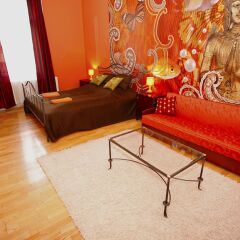 Апартаменты Chic Tarragon Apartments комната для гостей фото 4