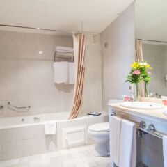 Отель Bellavista Sevilla Hotel Испания, Севилья - отзывы, цены и фото номеров - забронировать отель Bellavista Sevilla Hotel онлайн ванная фото 2
