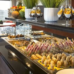 Отель Crowne Plaza Amsterdam Schiphol Нидерланды, Хофддорп - отзывы, цены и фото номеров - забронировать отель Crowne Plaza Amsterdam Schiphol онлайн питание фото 3