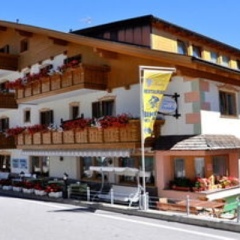 Hotel Restaurant Traube Стельвио фото 4