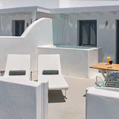 Отель Aura Suites