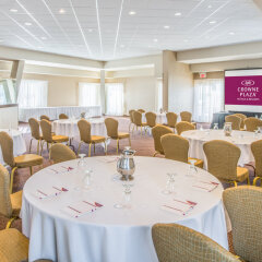 Отель Crowne Plaza Toronto Airport Канада, Торонто - отзывы, цены и фото номеров - забронировать отель Crowne Plaza Toronto Airport онлайн помещение для мероприятий фото 2